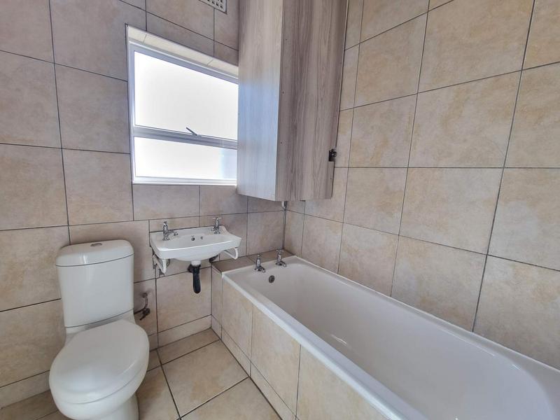 1 Bedroom Property for Sale in Avondale Western Cape